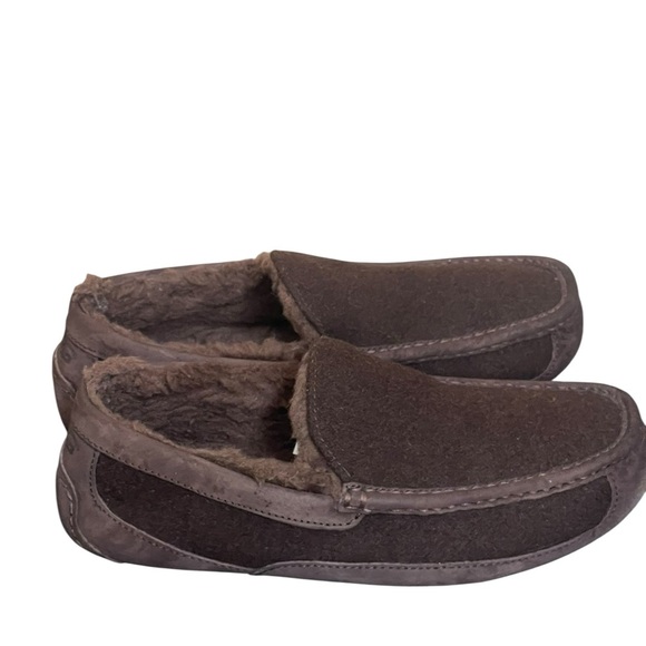 Mens UGG® Ascot Matte Leather
Slipper - Brown size 12 - Picture 6 of 15